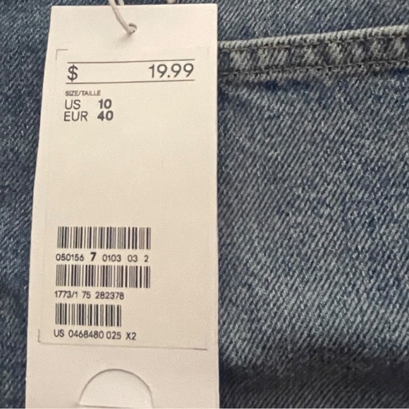 H & M NWT High Waist 2.5” Inseam Cuffed Blue Jean Shorts - Picture 6 of 12
